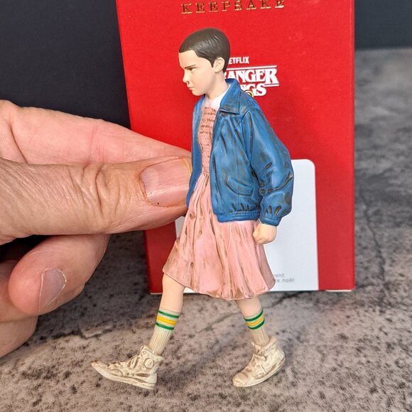 Hallmark Keepsake Ornament 2021 Eleven Stranger Things Netflix Christmas - Picture 8 of 9